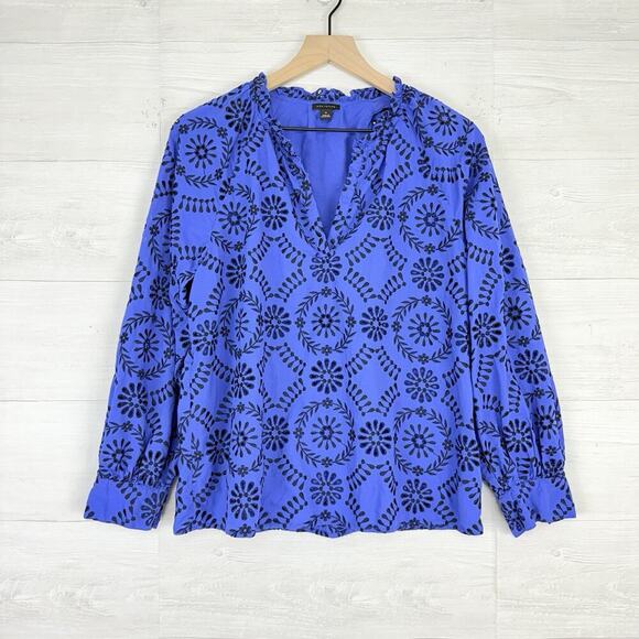 Ann Taylor Eyelet Top Blouse Size Medium Floral Blue Popover Long Sleeve Preppy - Picture 14 of 15